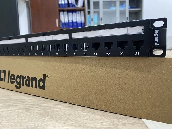 Patch Panel Cat6 24 cổng RJ45 Legrand: 632850 + 24*632909  632850 + 24*632909